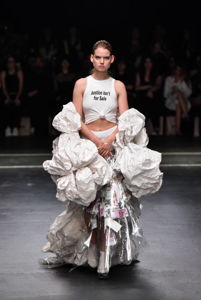 Modni spektakl Naše Sutra
55. Perwoll fashion Week je zvanično otvoren!
Studenti mode ATTUSS
justice isn't for sale