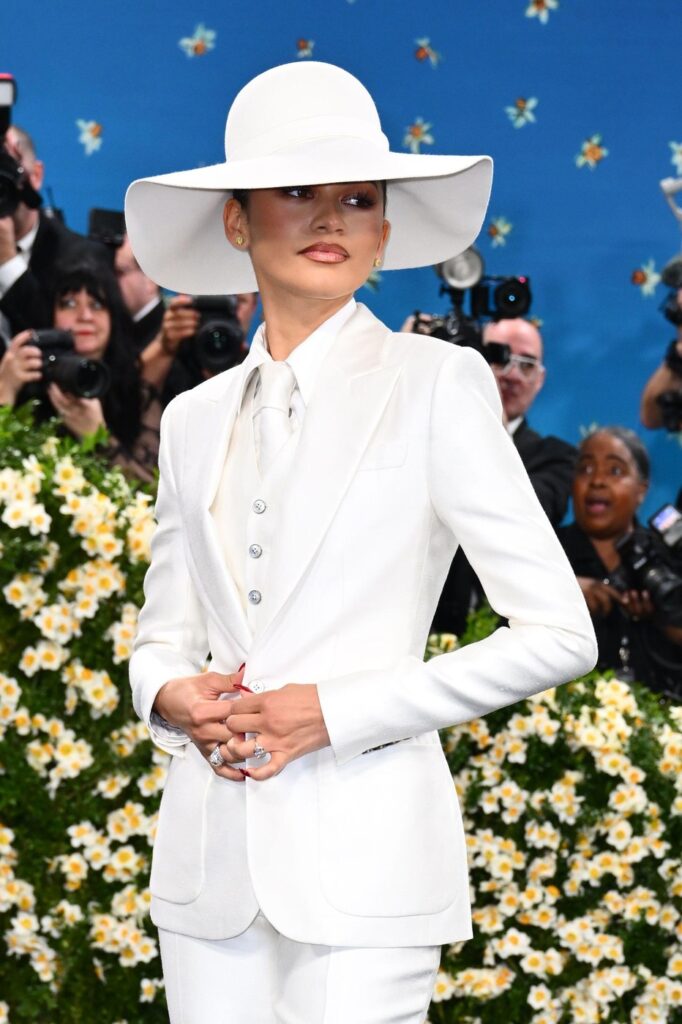 Met Gala 2025: Krojevi koji preoblikuju istoriju zendaya ysl omaz bianci jagger