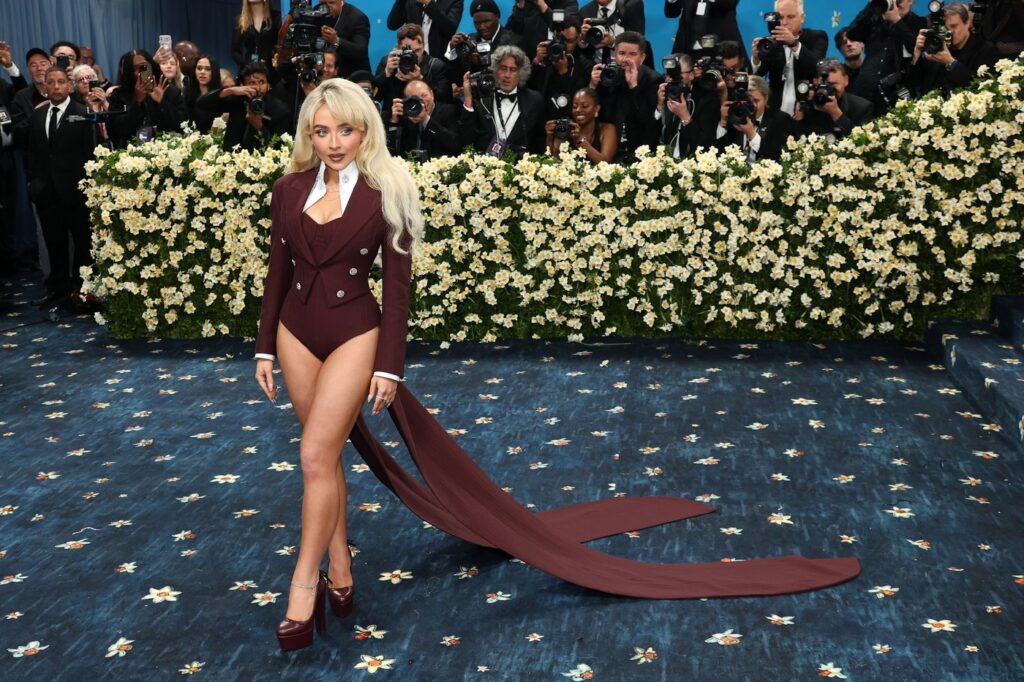 Met Gala 2025: Krojevi koji preoblikuju istoriju sabrina carpenter