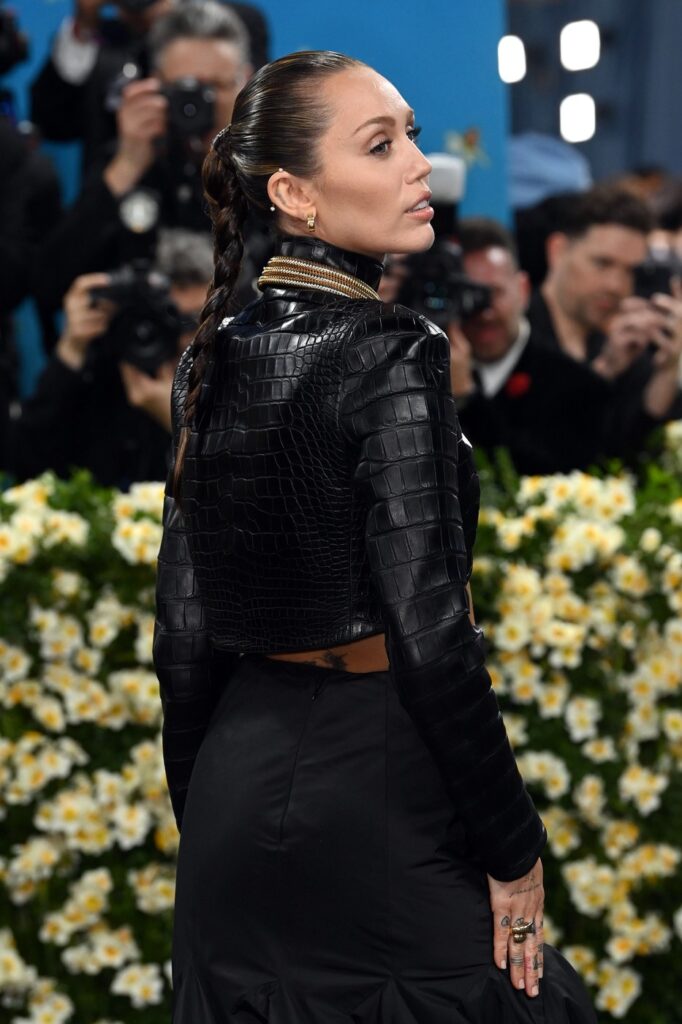 Met Gala 2025: Krojevi koji preoblikuju istoriju miley cyrus