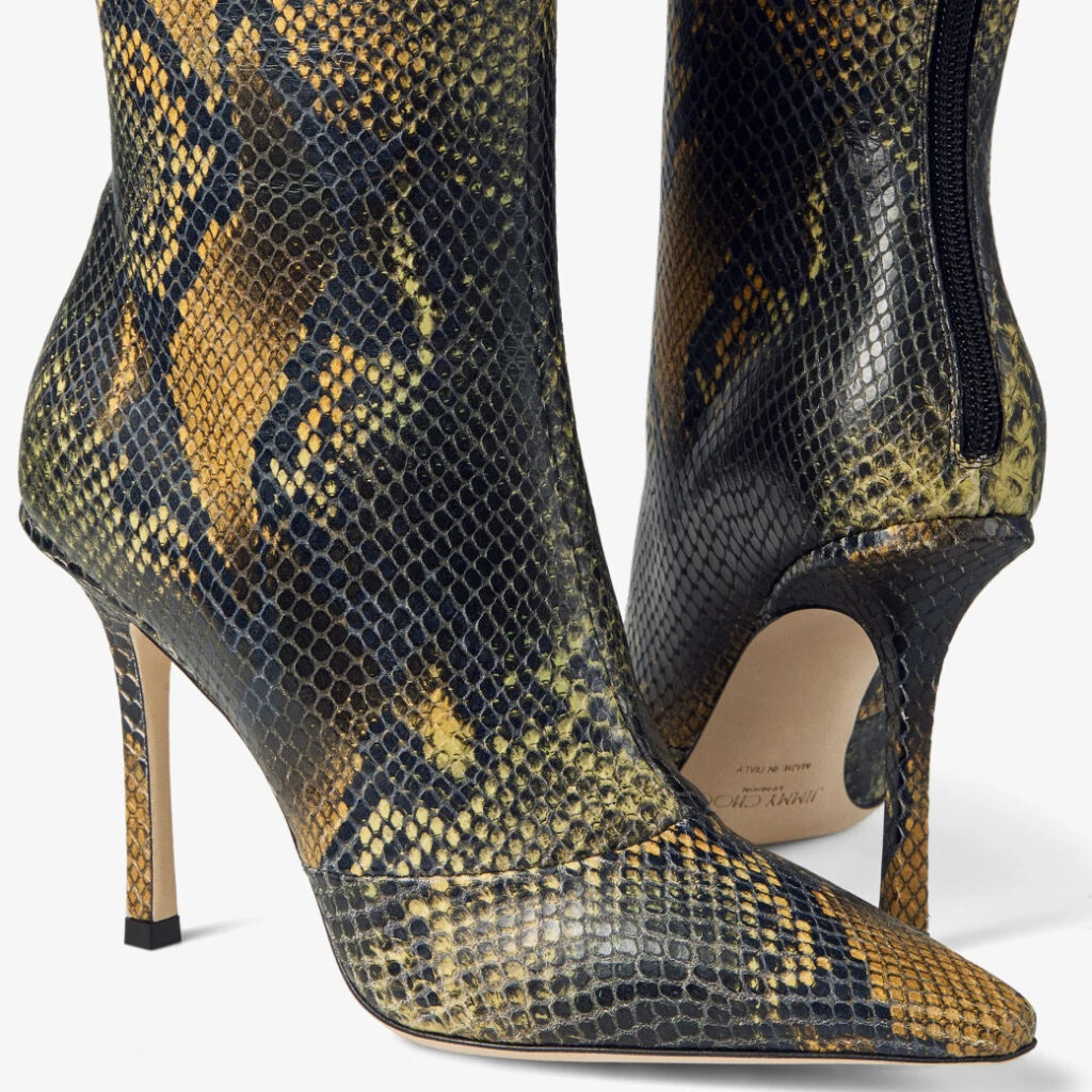 Jimmy Choo oživljava arhivske modele iz devedesetih
U kolekciji "Archive 1997.20091"se nalazi i kultna sandala koju je proslavila Carrie Bradshaw u seriji “Sex and the City”