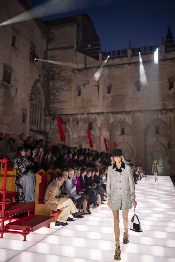 Louis Vuitton Cruise 2026: Modna renesansa u srcu Avinjona