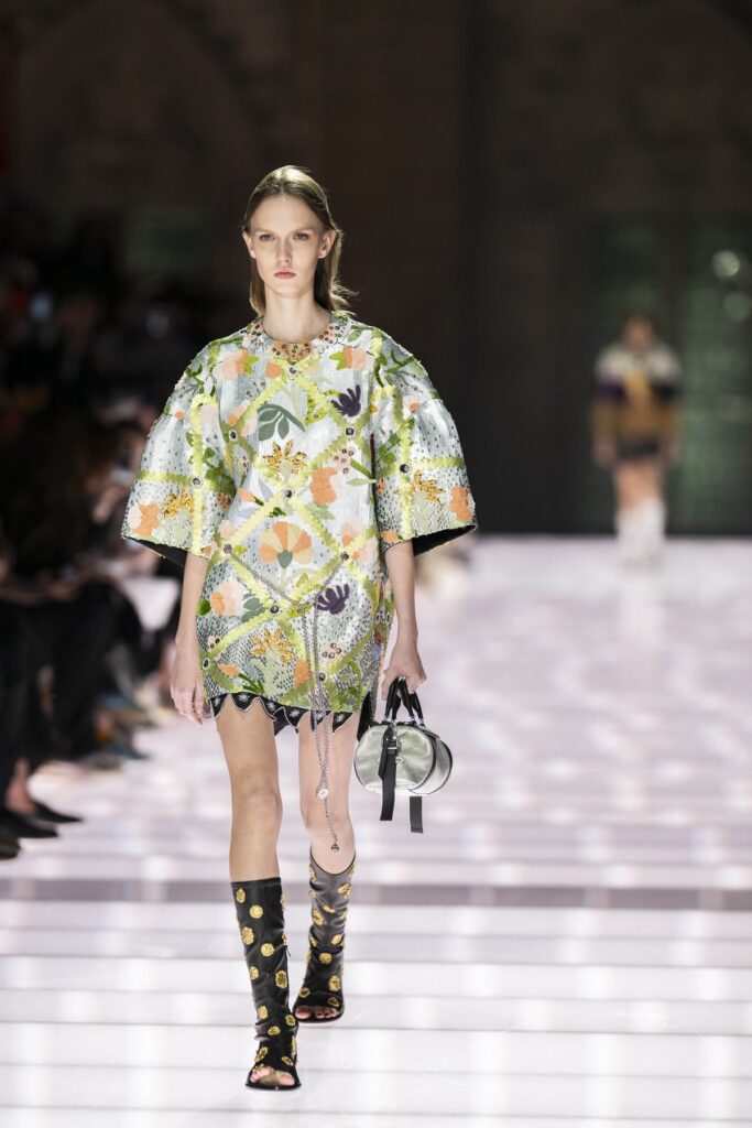 Louis Vuitton Cruise 2026 Modna renesansa u srcu Avinjona