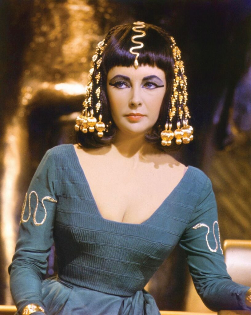 Nakit sa motivom zmije: Od greha DO VEČNOSTI
Elizabeth Taylor u filmu "Cleopatra", 1963.