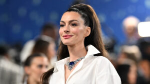 Ogrlica Anne Hathaway zasenila je sve na Met Gali 2025