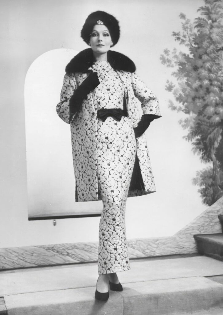 Pierre Balmain: Kad kroj postane arhitektura
Na današnji dan rođen je dizajner koji je modu posleratne Francuske pretvorio u preciznu, elegantnu konstrukciju