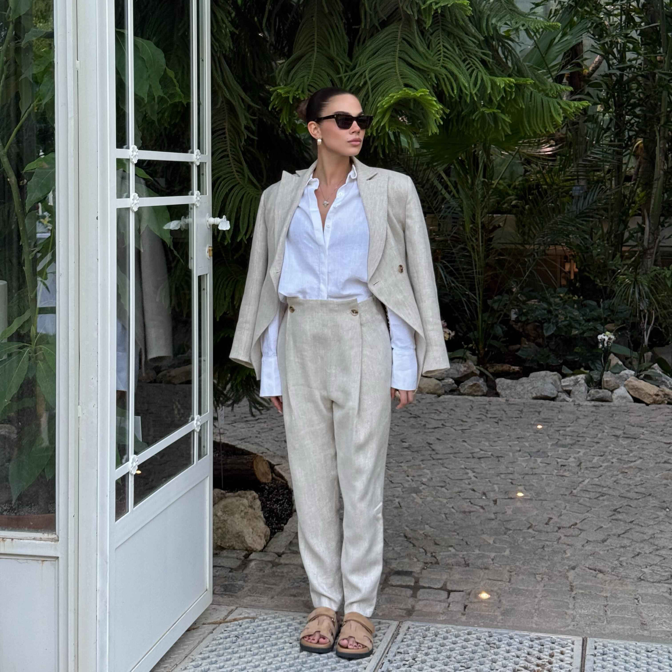 Sve je bilo u znaku Summer chic estetike, od odeće gostiju do pažljivo biranih detalja koji su pratili duh novog Harper’s BAZAAR Travel izdanja