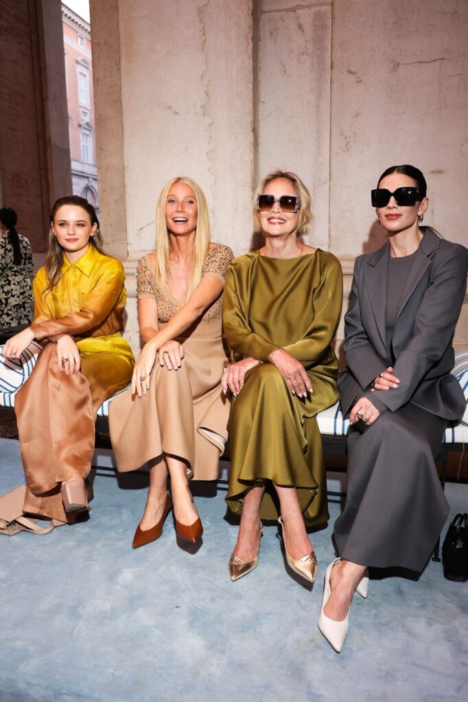 Max Mara donela duh Italije pedesetih u palatu Reggia di Caserta
Joey King, Gwyneth Paltrow, Sharon Stone i Hayley Atwell
