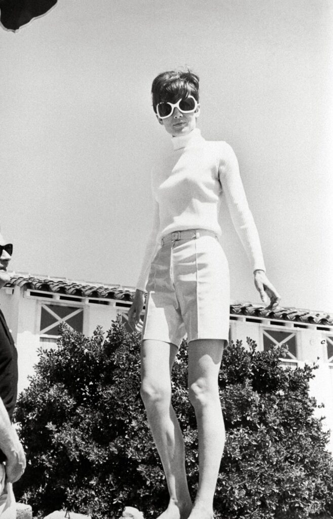 Zašto ne biste nosili naočare Audrey Hepburn iz filma Two for the Road
Yuhu Oliver Goldsmith iz 1967, danas su jednako smele i relevantne kao i tada