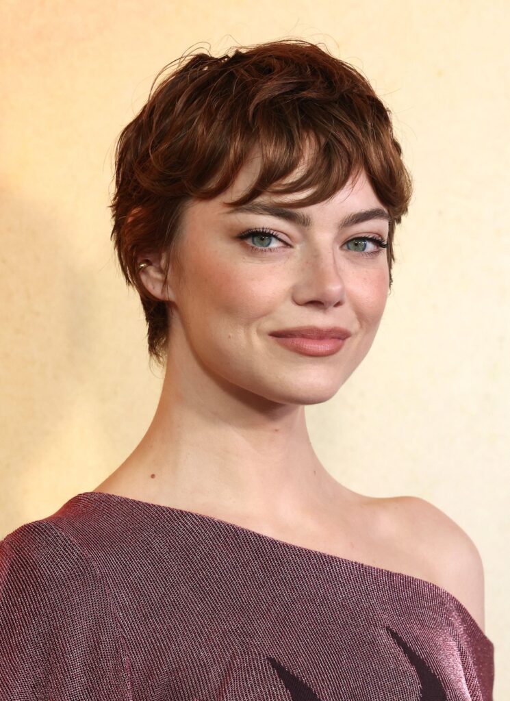 Emma Stone i njen savršeni letnji pixie — frizura koja osvaja trendseterke