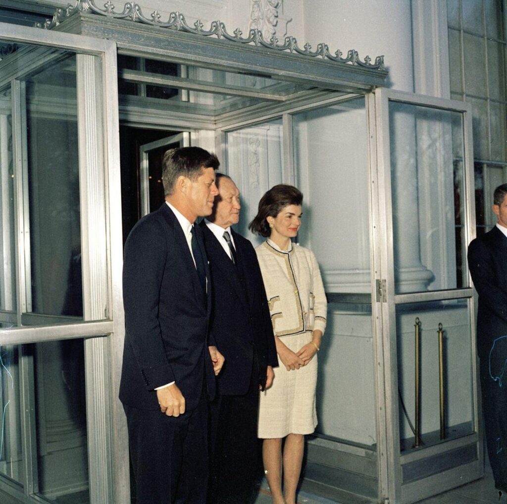 Jacqueline Kennedy Onassis: Vreme elegancije koje ne prolazi