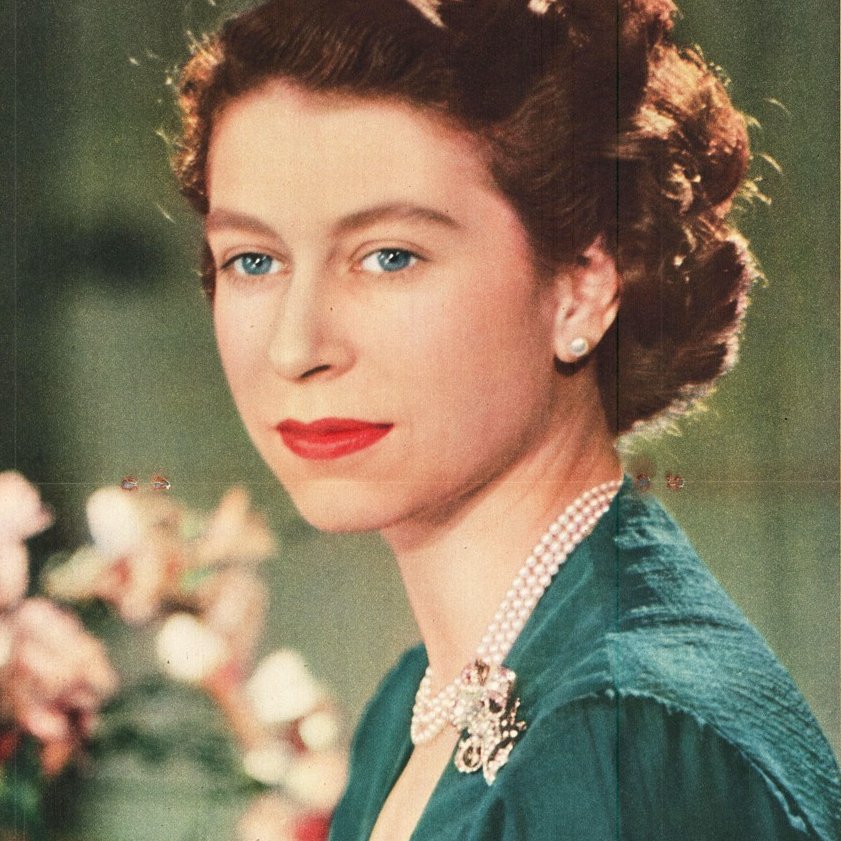 Najveća izložba garderobe kraljice Elizabeth II stiže u London