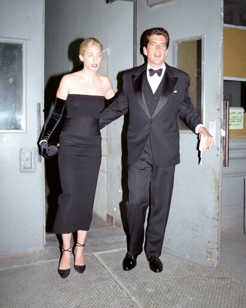Stil Carolyn Bessette Kennedy: Lekcija iz suzdržane sofisticiranosti