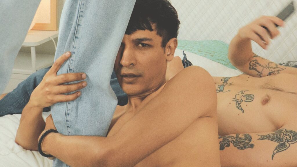 Tokom leta Dzipsii je objavio singl „Skloni se“, a novi album pod nazivom „Jovan“ izlazi do kraja septembra