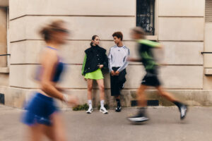 Retro hodanje: Novi fitness trend koji osvaja internet