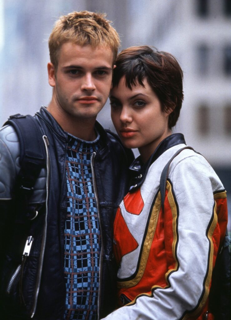11 frizura iz 90-ih koje i dalje inspirišu

pixie frizura angelina jolie