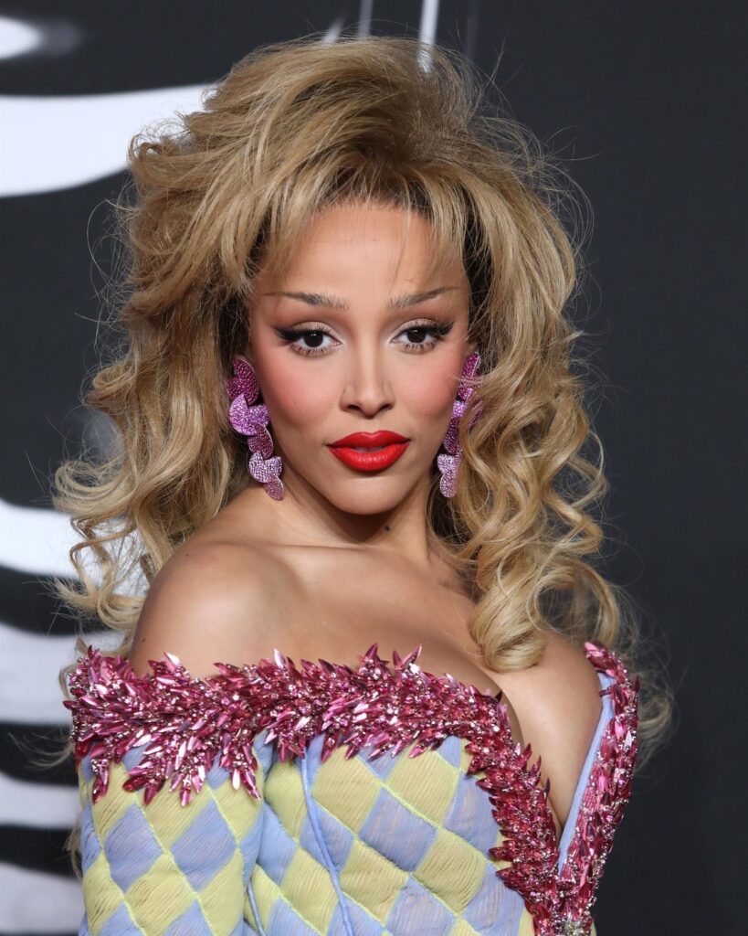 9 najboljih beauty izdanja sa dodele 2025 MTV Video Music Awards
doja cat