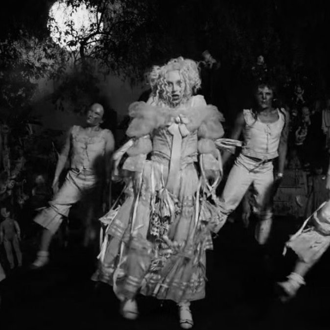 Lady Gaga predstavila singl „The Dead Dance“ u režiji Tim Burtona