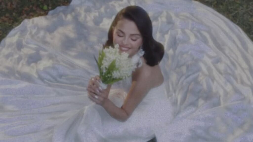 Sve o romantičnoj Ralph Lauren venčanici Selene Gomez