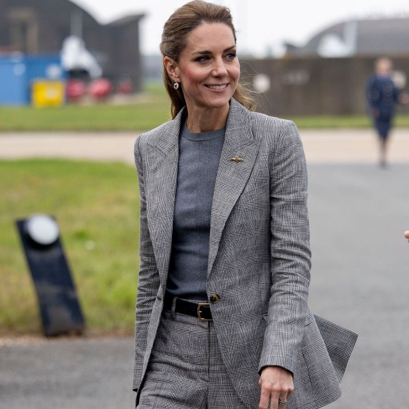 Princeza Kate daje sivom odelu kraljevsko odobrenje