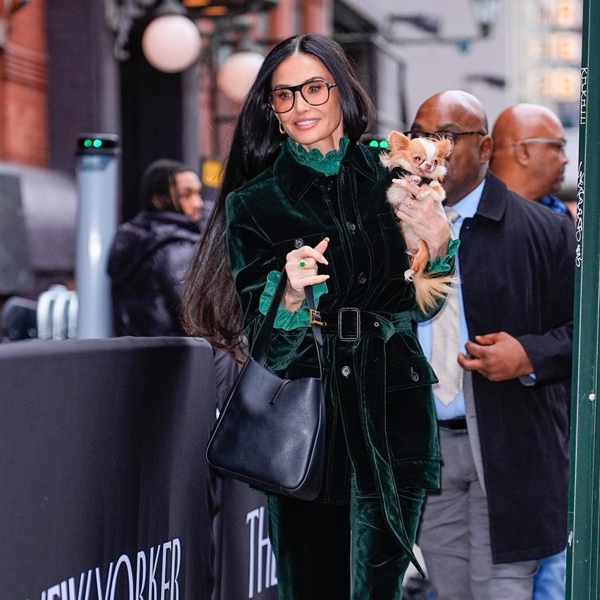 Demi Moore osvaja Njujork u Saint Laurent odelu
