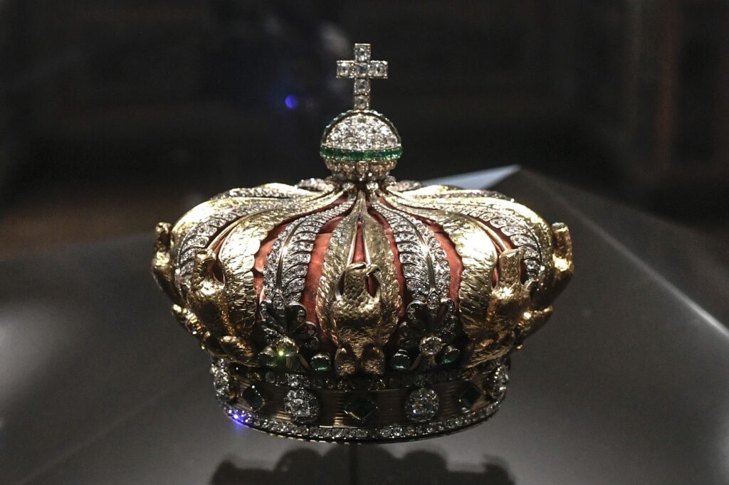 Dragulji francuskog dvora: Skrivena istorija nestalog blaga iz muzeja Louvre