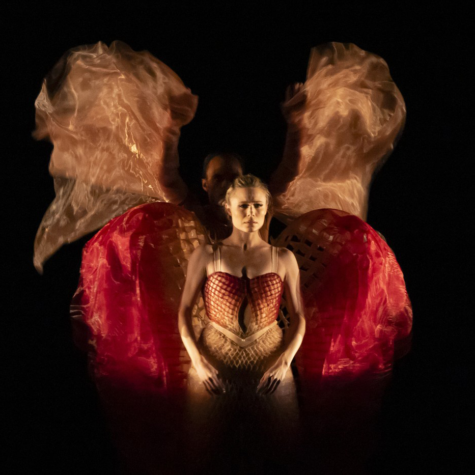Iris Van Herpen u baletskom letu između stvarnosti i sna