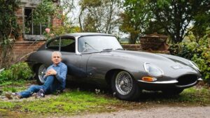 Rowan Atkinson prodaje legendarni Jaguar iz serije Man vs Bee