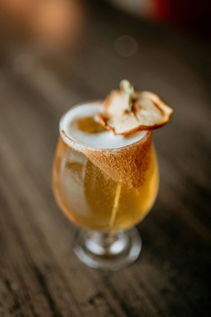 Top 5 koktela za hladne dane
Spiced Apple Pie Cocktail