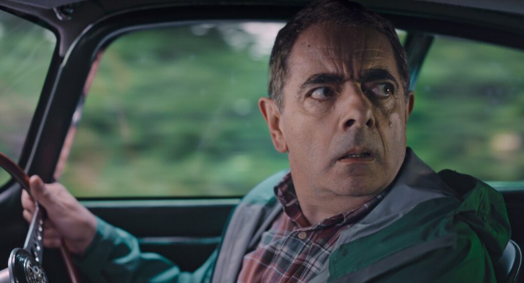 Rowan Atkinson prodaje legendarni Jaguar iz serije Man vs Bee