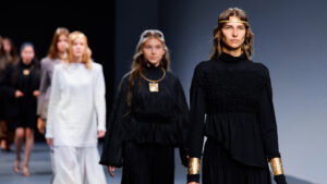 Tema 29. izdanja Belarus Fashion Week-a bila je prijateljstvo među narodima: multikulturalizam i kosmopolitizam u kreativnoj sferi i dalje imaju ogromnu vrednost.