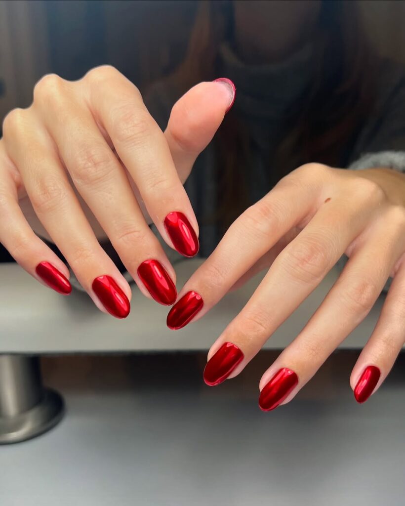 Hromirani nokti
11 zimskih trendova manikira koji će obeležiti sezonu