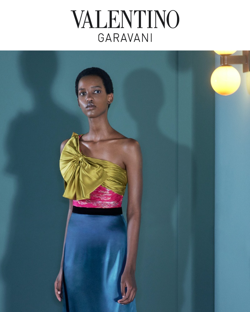 Dakota Johnson predvodi sanjivu kampanju Valentino Cruise 2026