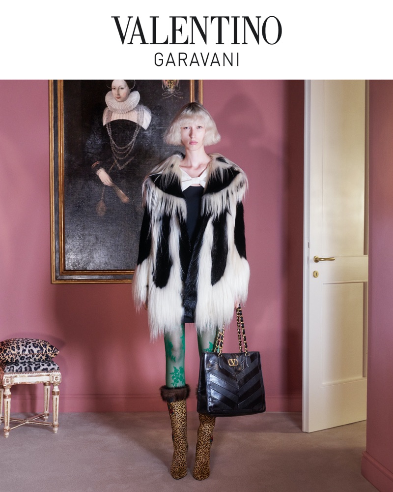 Dakota Johnson predvodi sanjivu kampanju Valentino Cruise 2026