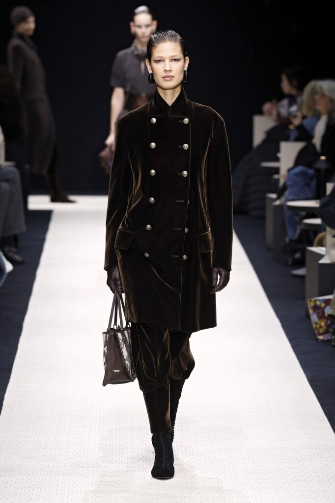 Military stil: Sezonska opsesija koja osvaja modne piste