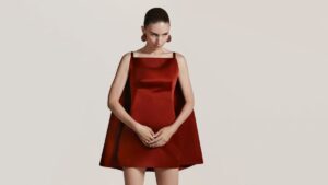 Rooney Mara zrači kul stavom u Givenchy kampanji za Resort 2026