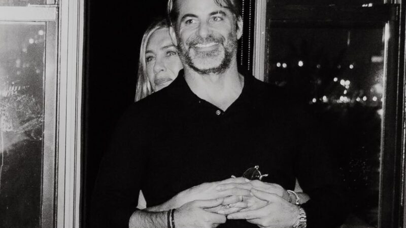 Jennifer Aniston potvrdila vezu sa Jimom Curtisom