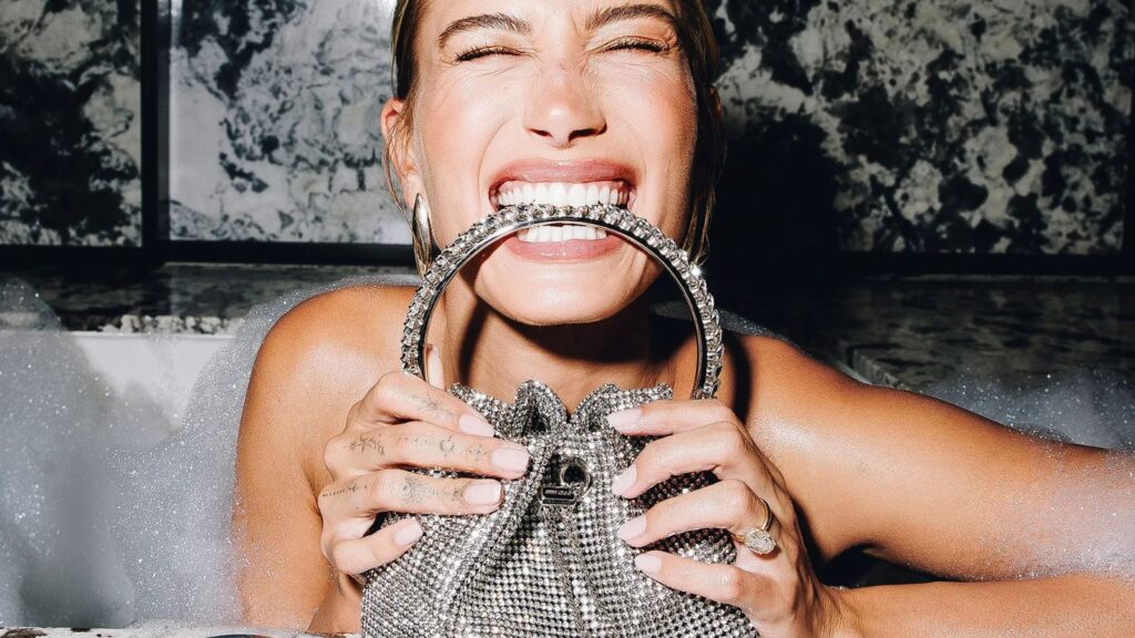 Dok su „rose water“ nokti dominirali letom, sada su rose BB cream nokti postali omiljeni izbor za čist, prirodan i prefinjen izgled tokom zime