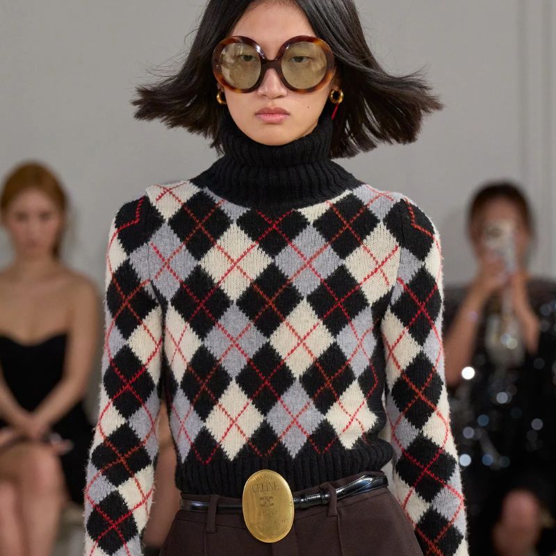 Trend alert! Džemperi sa škotskim motivima