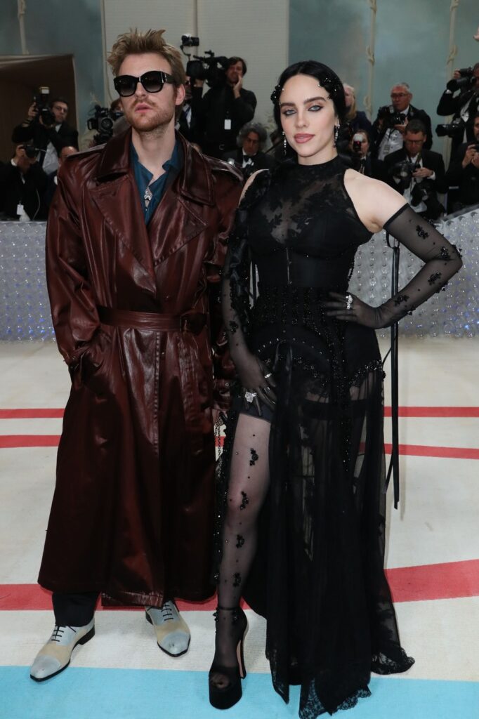 Billie Eilish i konstrukcija modnog autoriteta