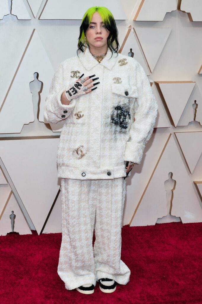 Billie Eilish i konstrukcija modnog autoriteta