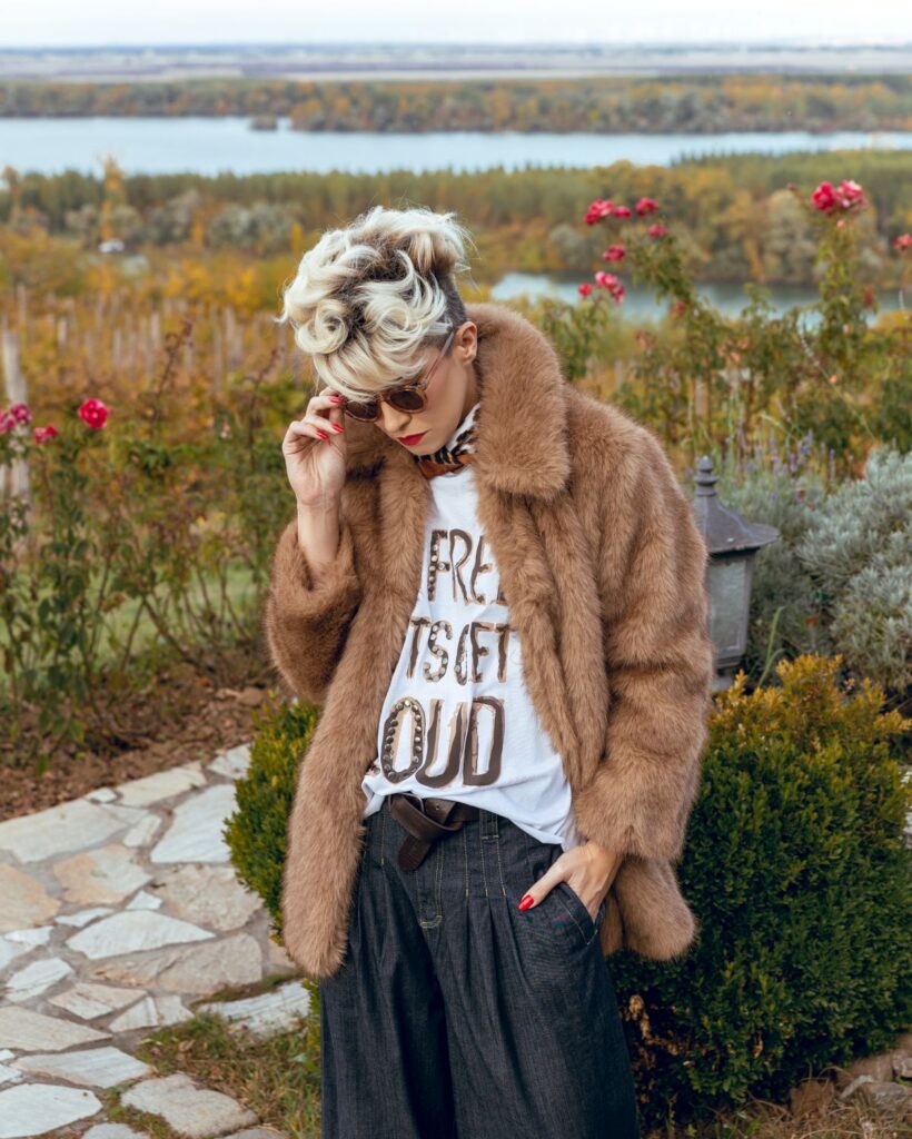 Bunda od veštačkog krzna Stylish komad za svaku kombinaciju