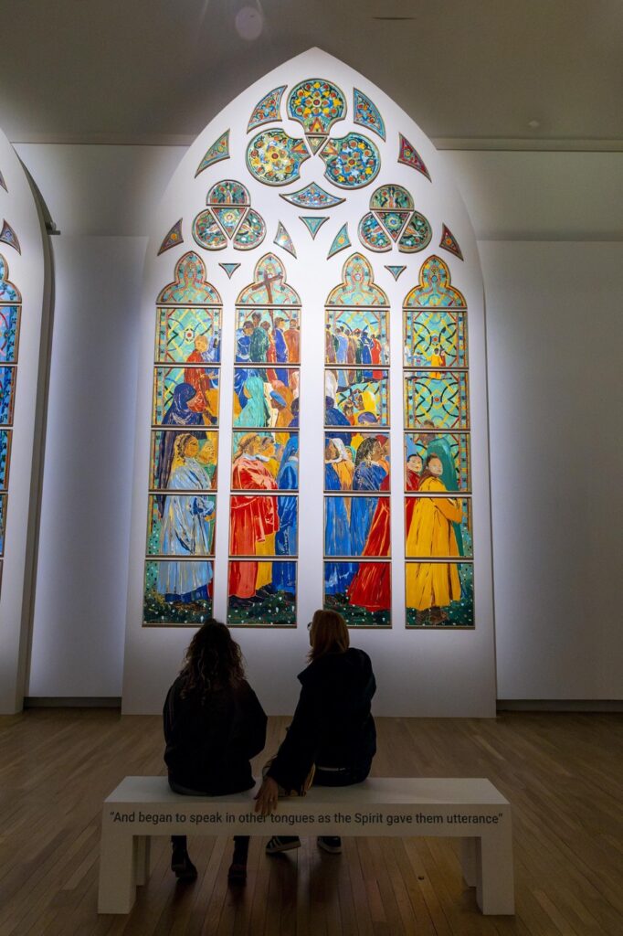 Claire Tabouret predstavlja nove vitraže katedrale Notre Dame