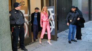 Gwyneth Paltrow u roze Calvin Klein izdanju