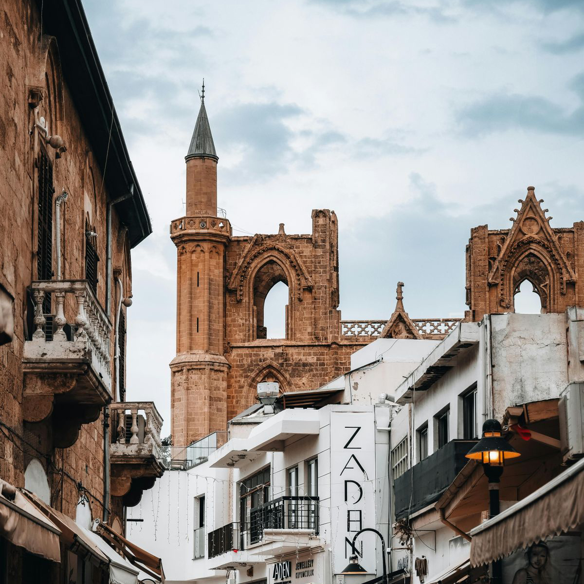 Iako je zima u punom jeku, pojedini evropski gradovi nude iznenađujuće blagu klimu, sa temperaturama koje dostižu i