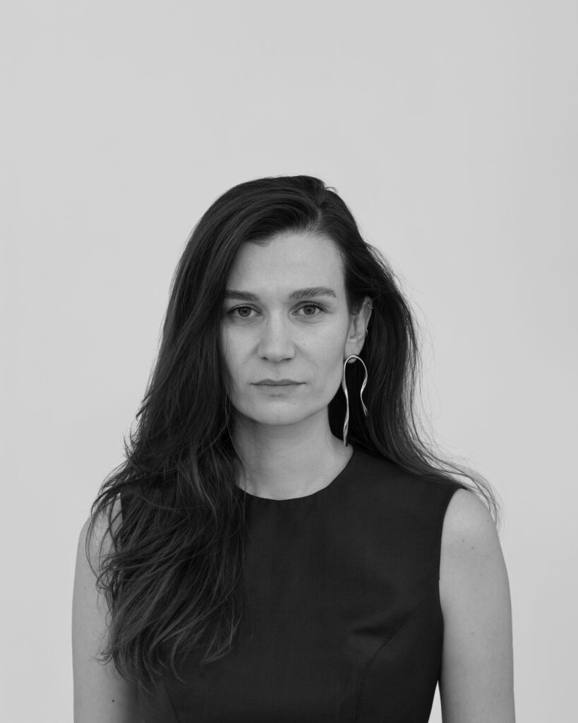 Women of the Year 2025: Aida Redžepagić
Haljina MATEYANEIRA, 
minđuše privatno vlasništvo