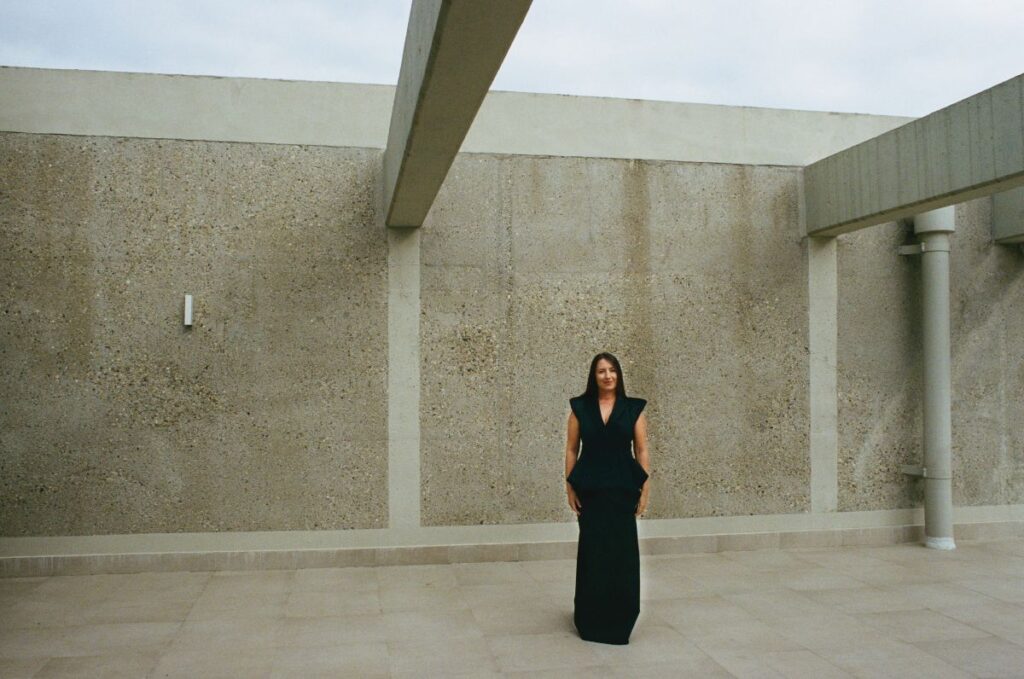 Women of the Year Rumena Bužarovska
Prsluk i suknja PS Fashion