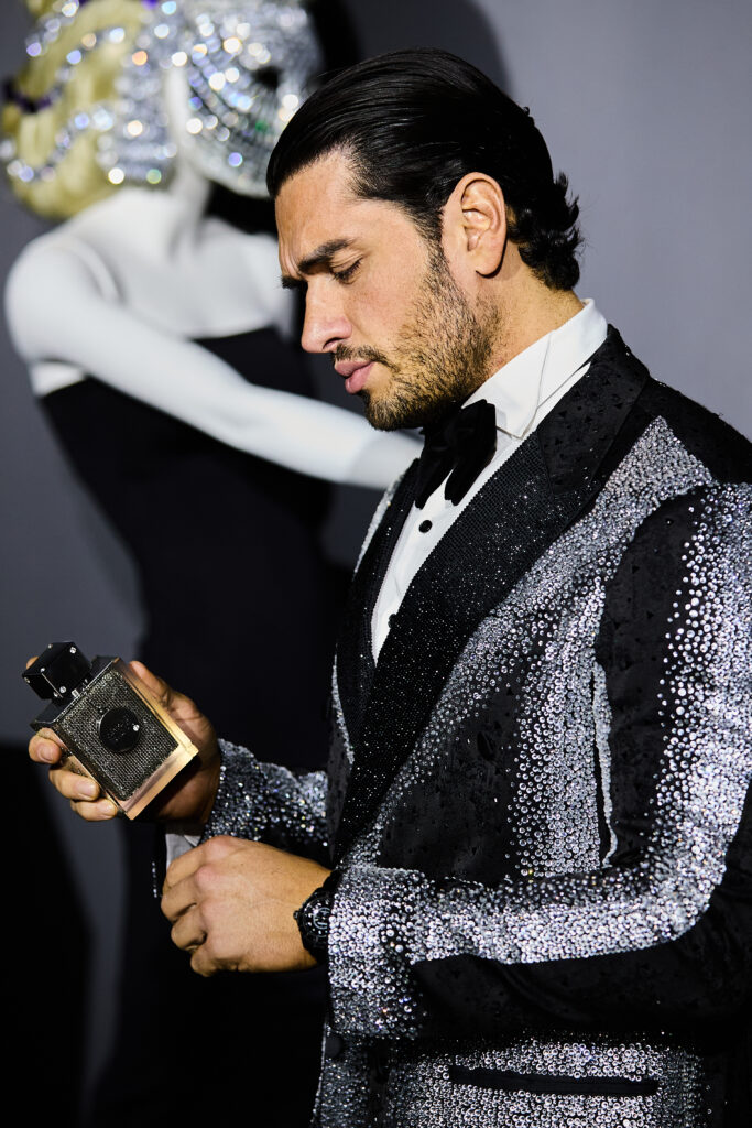 Armaf Club de Nuit BLING simbolizuje eleganciju, svetlost i samopouzdanje.