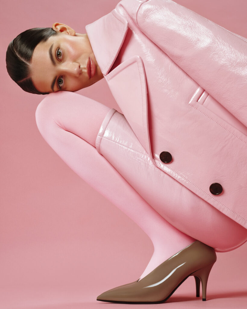 Ksenia Mishina: Art of Fashion
Jakna, suknja i cipele- sve, Gucci