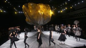 Modna arhiva: Alexander McQueen (Jesen/Zima 2008–2009) The Girl Who Lived in a Tree - modna bajka o moći i transformaciji